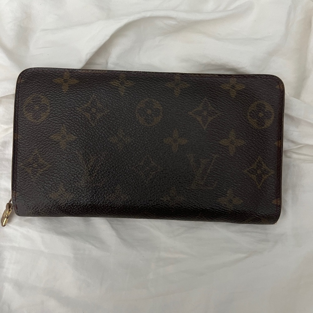 Louis Vuitton Canvas Brown Monogram Zip Around Wallet Minor Tearing In Coin Area